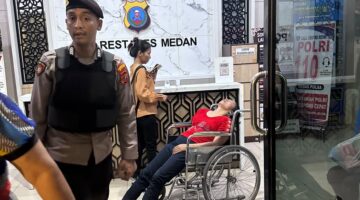 2. Dua Jam Surat Aksi Tak Diterima, Keluarga Korban Jadi Tersangka dan DPO Ricuh hingga Ada yang Pingsan